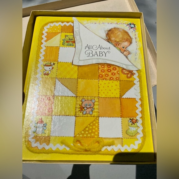 Vintage Hallmark unisex “All about baby” - Picture 2 of 8